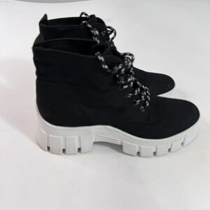 Guess Shoes Womens Size 10 Black White Chunky Platform Boots Lace Up Fashion